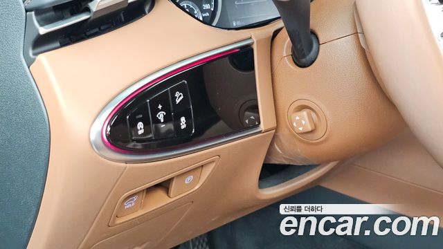 Genesis GV70 2022 — photo 27