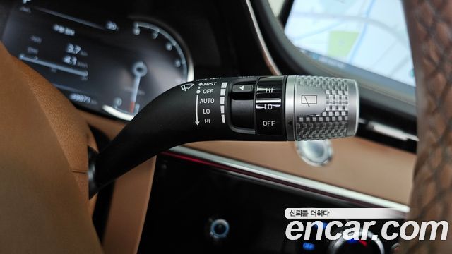 Genesis GV70 2022 — photo 28