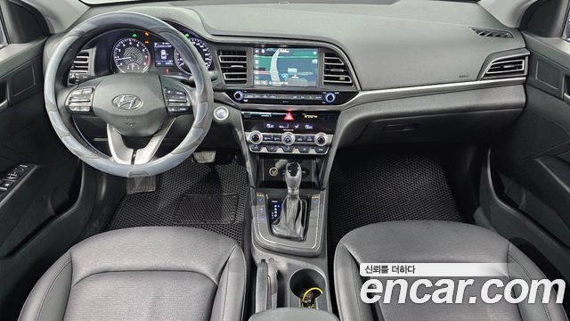 Hyundai AVANTE 2019 — photo 10