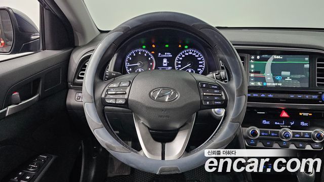 Hyundai AVANTE 2019 — photo 19