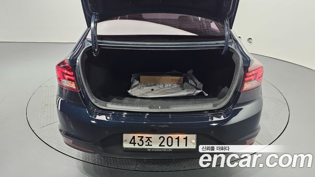 Hyundai AVANTE 2019 — photo 24