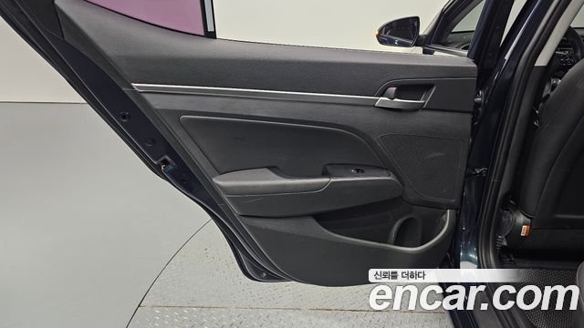 Hyundai AVANTE 2019 — photo 15