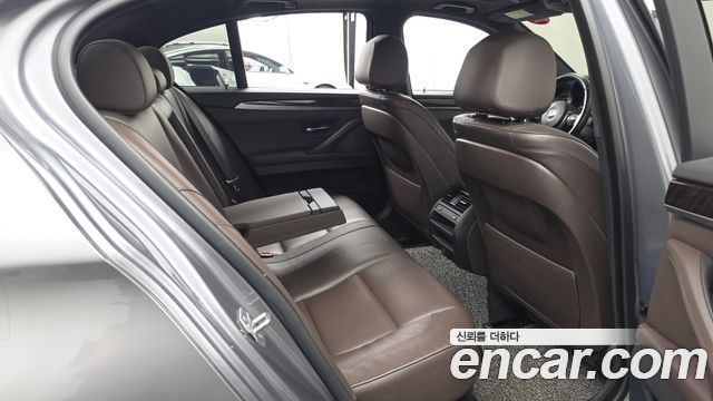 BMW 5-Series 2016 — photo 12