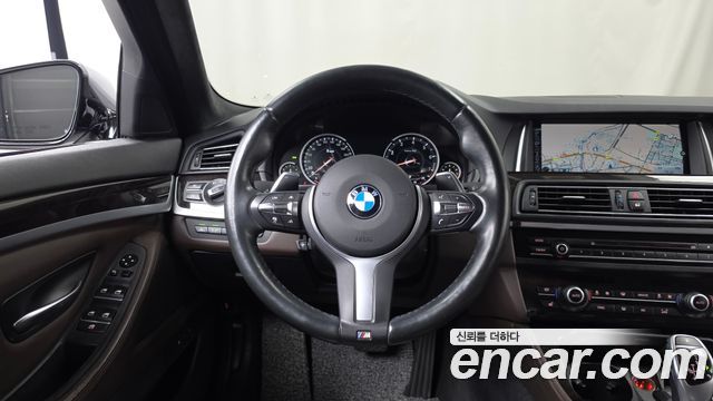 BMW 5-Series 2016 — photo 13