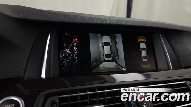 BMW 5-Series 2016 — photo 15