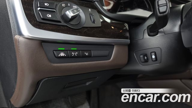 BMW 5-Series 2016 — photo 16