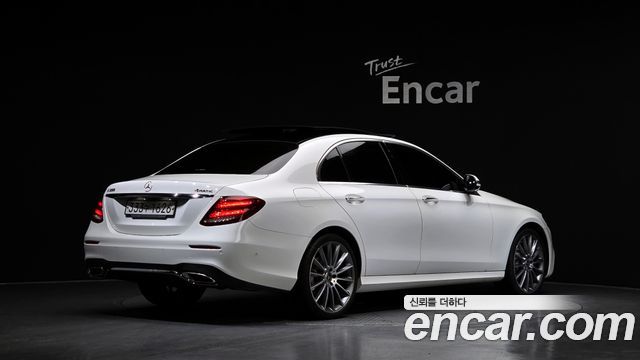 Mercedes-Benz E-Class 2019 — photo 2