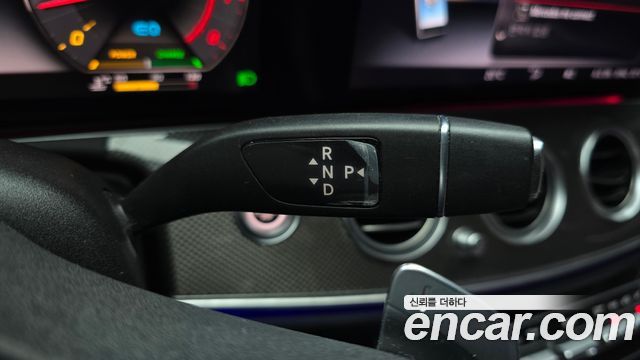 Mercedes-Benz E-Class 2019 — photo 12