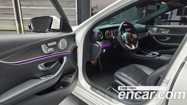 Mercedes-Benz E-Class 2019 — photo 13