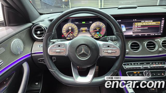 Mercedes-Benz E-Class 2019 — photo 19