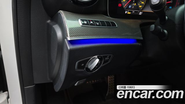 Mercedes-Benz E-Class 2019 — photo 26