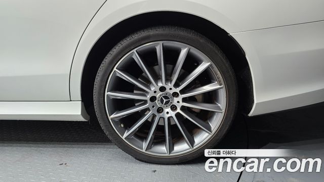 Mercedes-Benz E-Class 2019 — photo 7