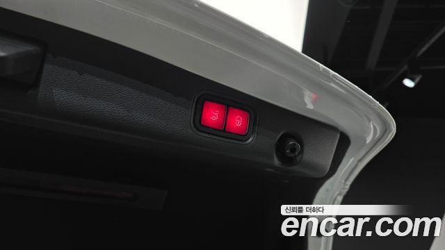 Mercedes-Benz E-Class 2019 — photo 32