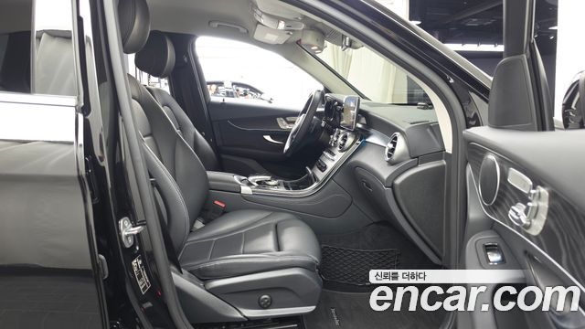 Mercedes-Benz GLC-Class 2019 — photo 17