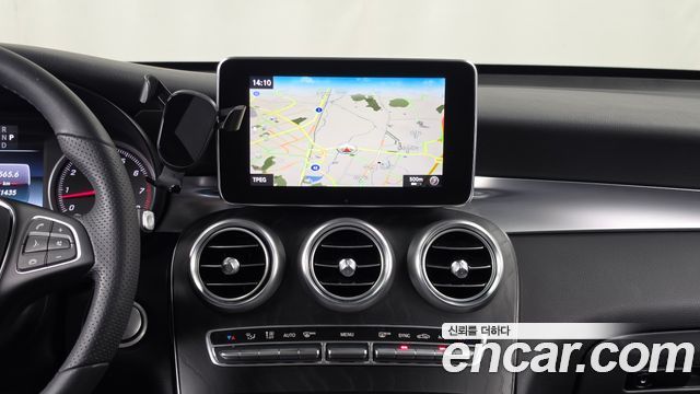 Mercedes-Benz GLC-Class 2019 — photo 20