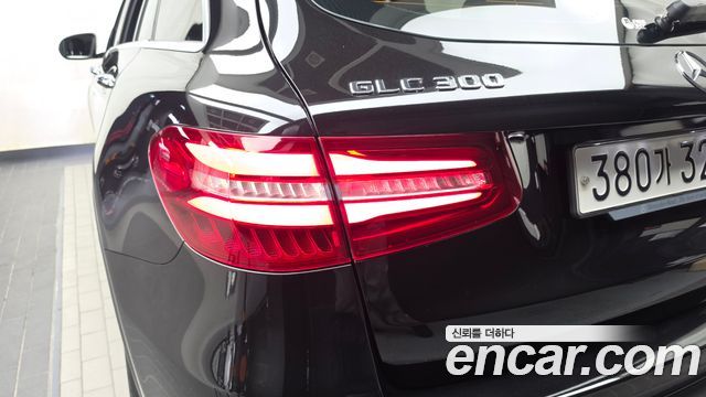 Mercedes-Benz GLC-Class 2019 — photo 9