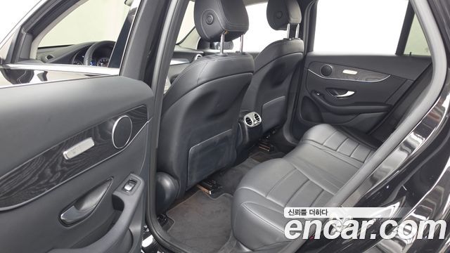 Mercedes-Benz GLC-Class 2019 — photo 16