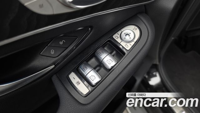 Mercedes-Benz GLC-Class 2019 — photo 30