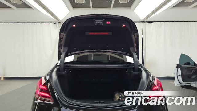 Mercedes-Benz S-Class 2018 — photo 26