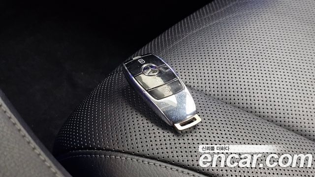 Mercedes-Benz S-Class 2018 — photo 16