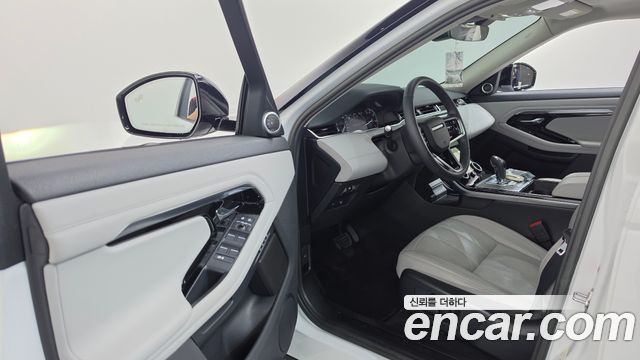 Land Rover Range Rover Evoque 2023 — photo 13