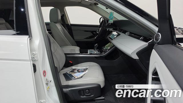 Land Rover Range Rover Evoque 2023 — photo 16