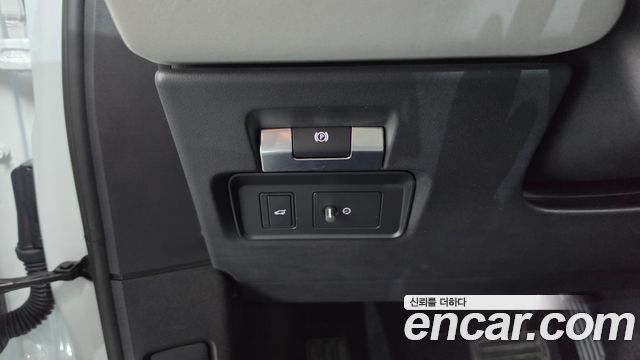 Land Rover Range Rover Evoque 2023 — photo 29