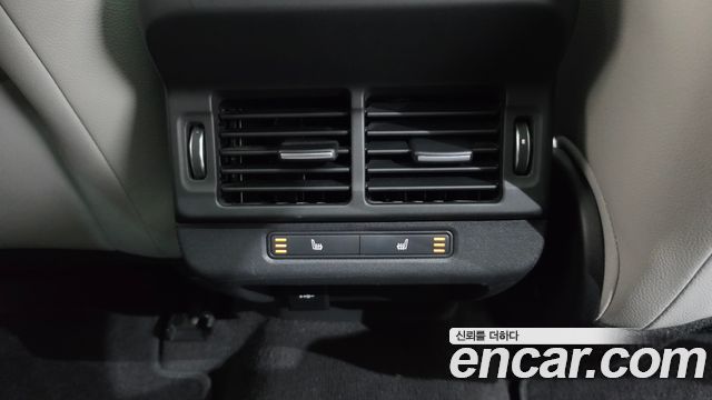 Land Rover Range Rover Evoque 2023 — photo 36