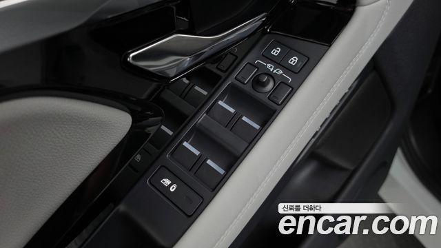 Land Rover Range Rover Evoque 2023 — photo 39