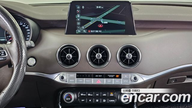 Kia Stinger 2019 — photo 26