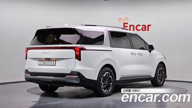 Kia Canival 2025 — photo 2