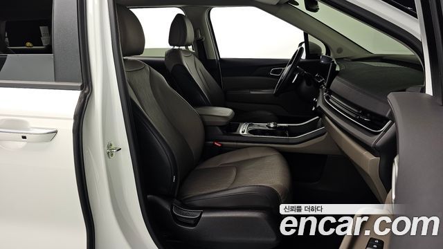 Kia Canival 2025 — photo 11