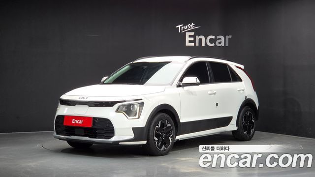 Kia Niro 2023 — photo 1