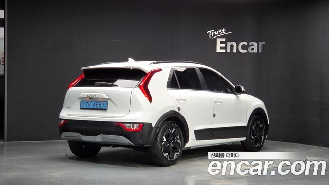 Kia Niro 2023 — photo 2