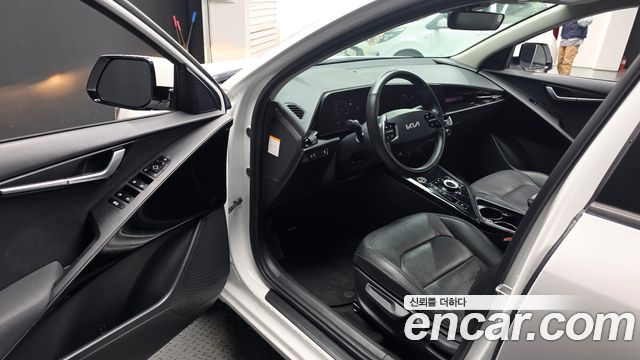 Kia Niro 2023 — photo 10