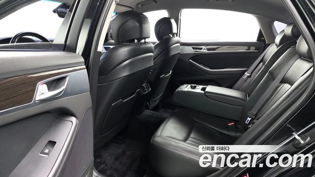 Genesis G80 2019 — photo 11