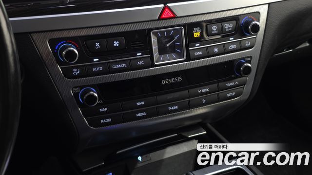 Genesis G80 2019 — photo 19