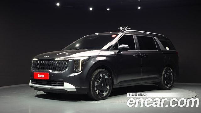 Kia Canival 2025 — photo 1