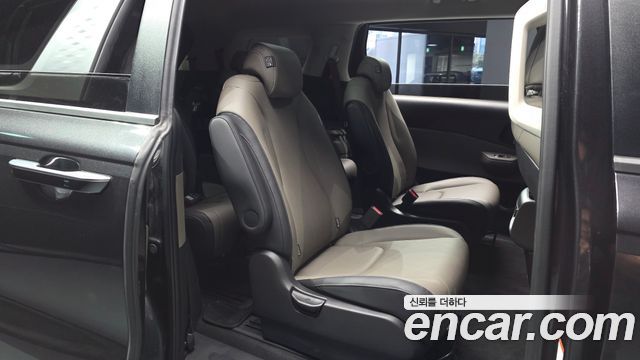 Kia Canival 2025 — photo 12