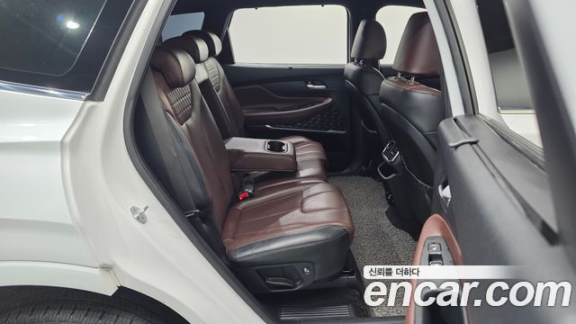 Hyundai Santafe 2019 — photo 18