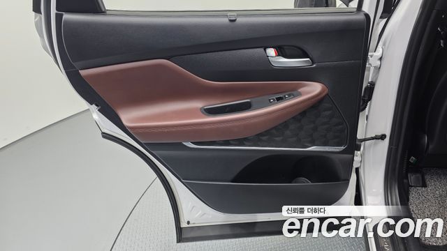 Hyundai Santafe 2019 — photo 15