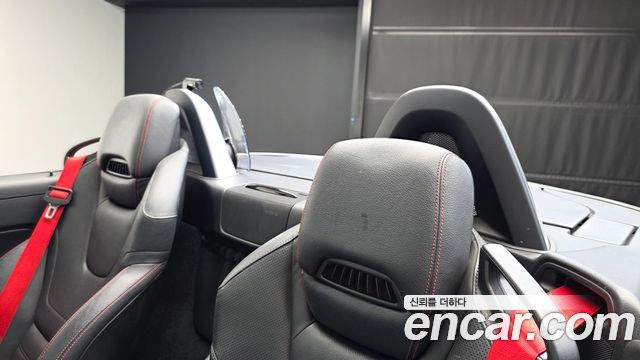 Mercedes-Benz SLC-Class 2017 — photo 11