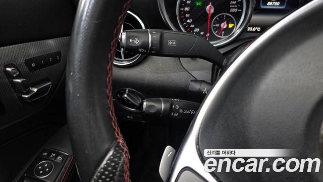 Mercedes-Benz SLC-Class 2017 — photo 18