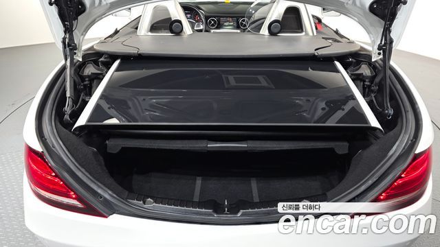 Mercedes-Benz SLC-Class 2017 — photo 19