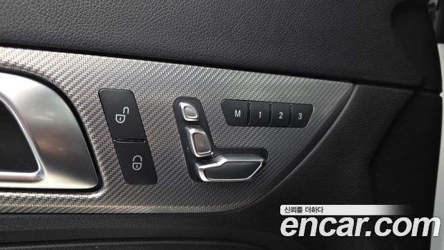Mercedes-Benz SLC-Class 2017 — photo 20
