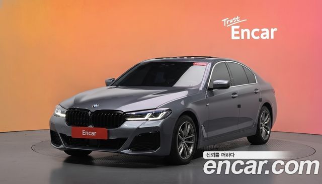 BMW 5-Series 2018 — photo 1
