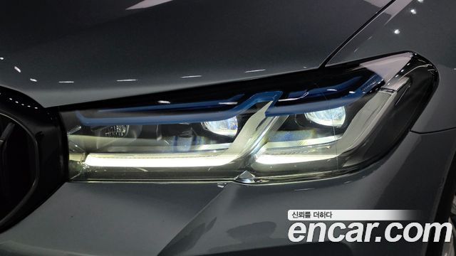 BMW 5-Series 2018 — photo 8