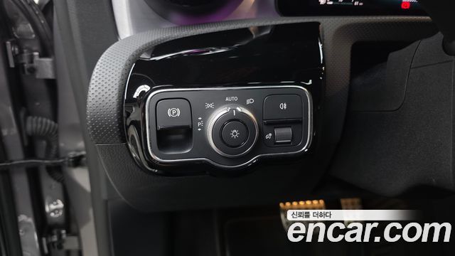 Mercedes-Benz CLA-Class 2021 — photo 26