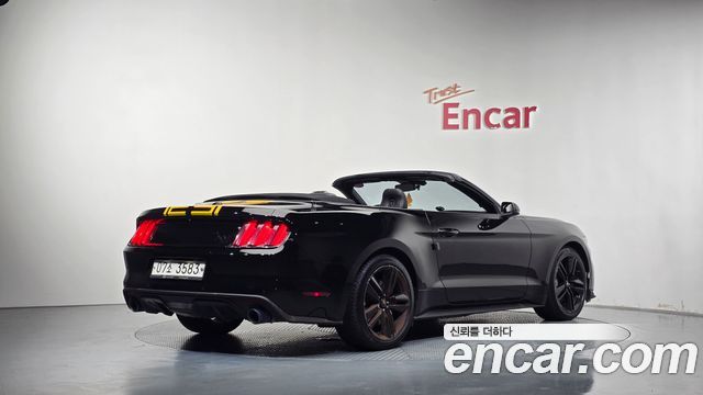 Ford Mustang 2017 — photo 2