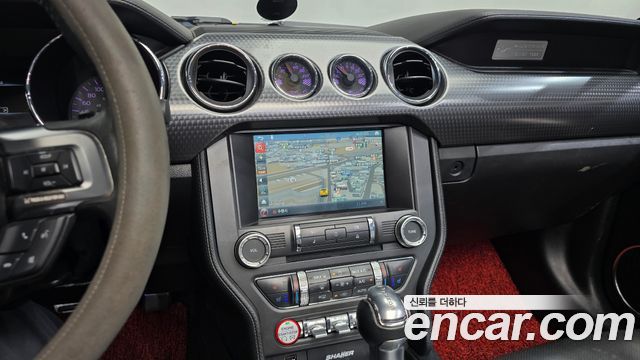 Ford Mustang 2017 — photo 12
